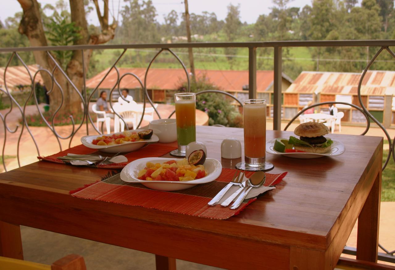 Dutchess Hotel And Restaurant Fort Portal Exterior photo